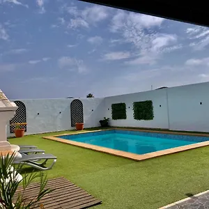 Villa Miriam, Tinajo